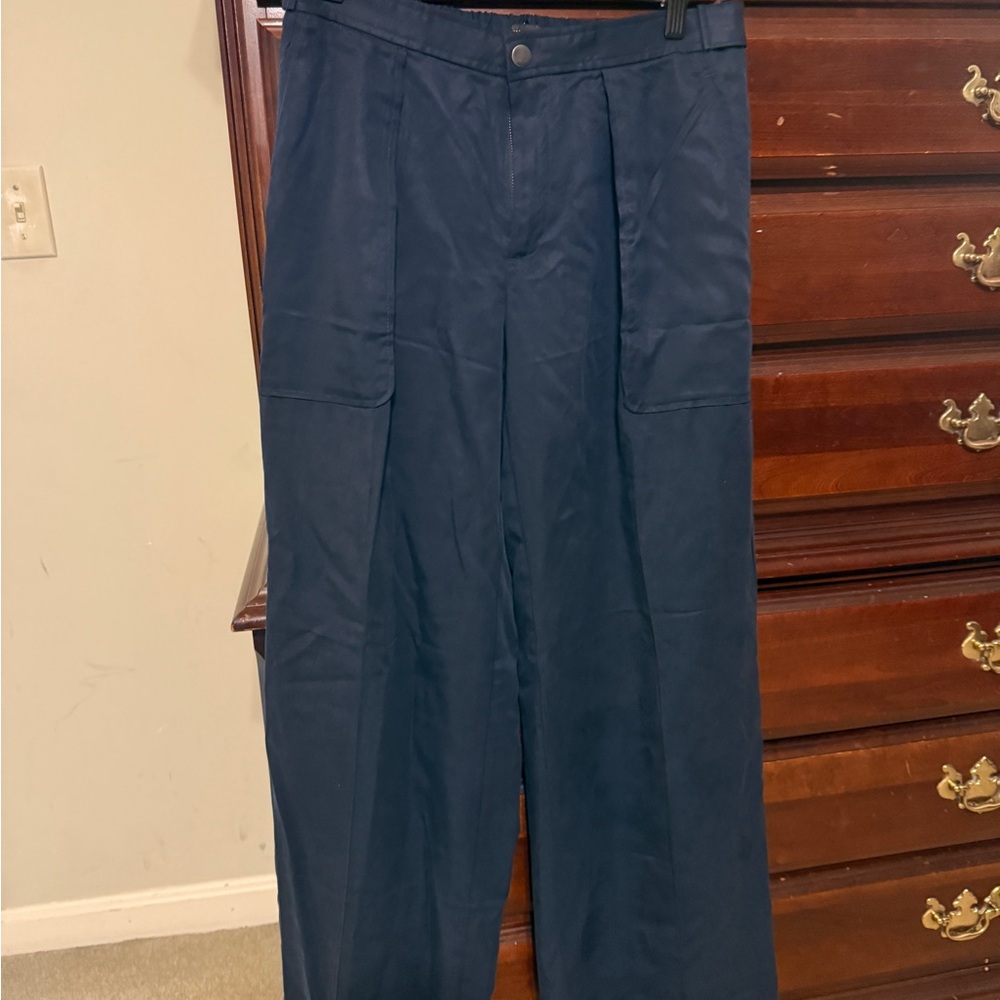 Banana Republic Wide-Leg TENCEL™ Pants – Size Small women